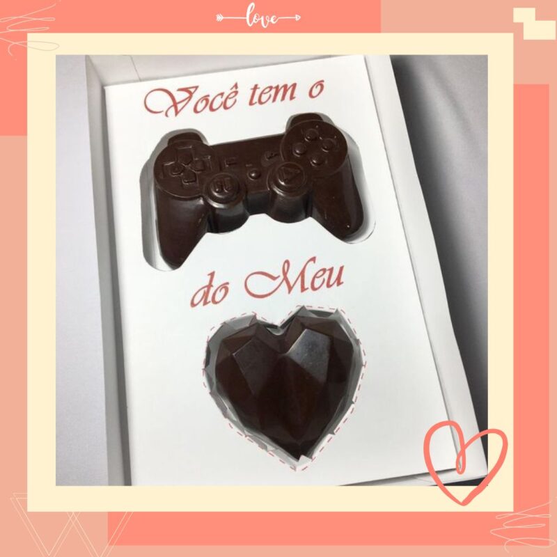 pedido de namoro chocolate em formato de controle e coração