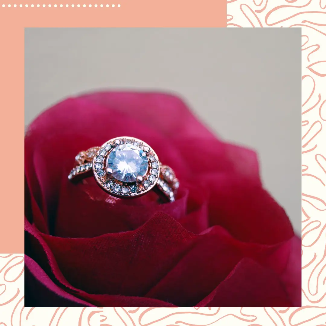 anel de noivado com pedra de diamante redonda e dois aros