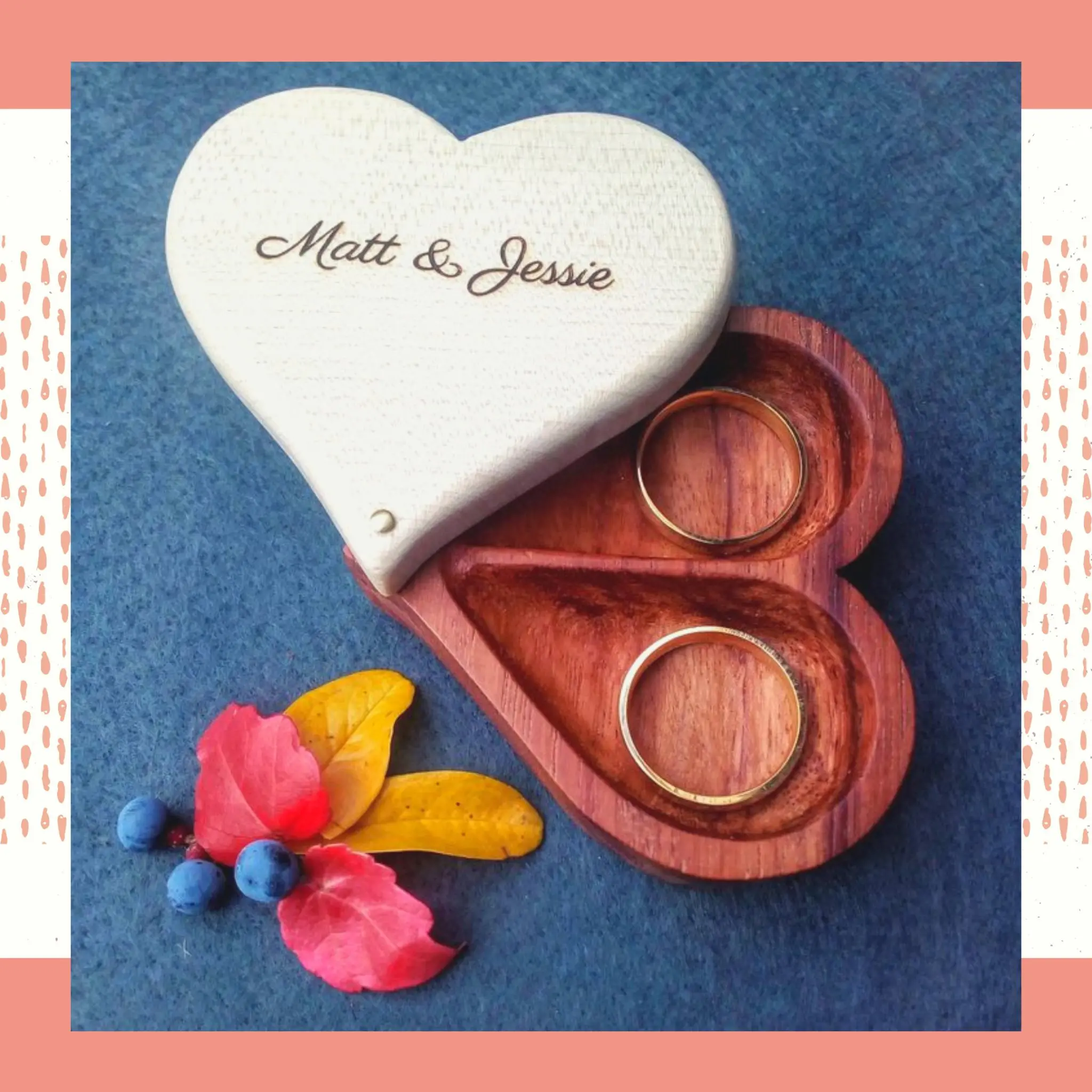 Porta aliança feito de caixinha de madeira personalizada em formato de coração