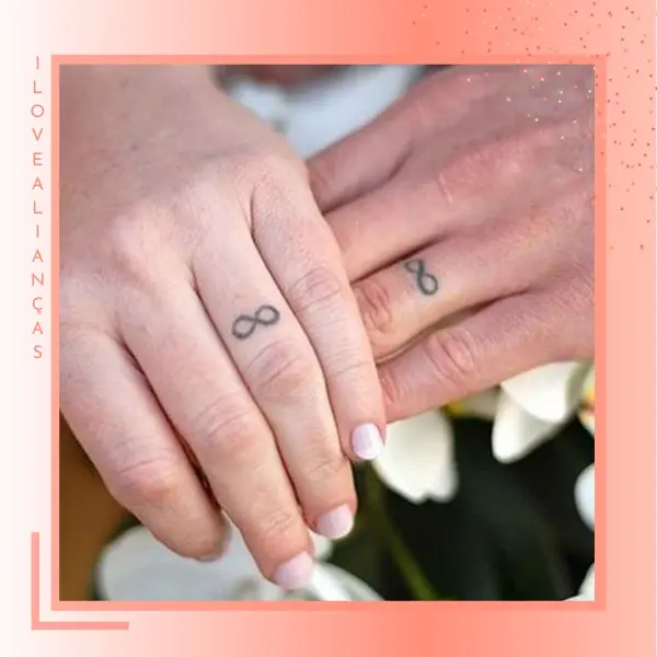 tatuagem do simbolo do infinito na mão