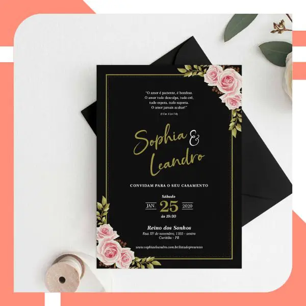 convite de casamento preto com flores
