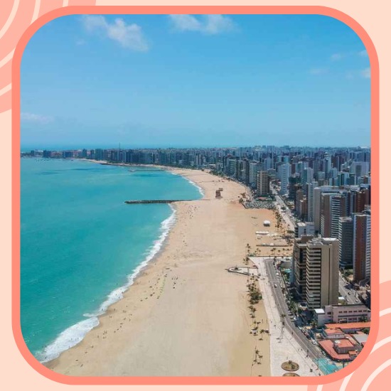 praia e cidade de Fortaleza