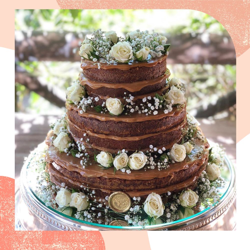 bolo de casamento rústico com rosas e chocolate 