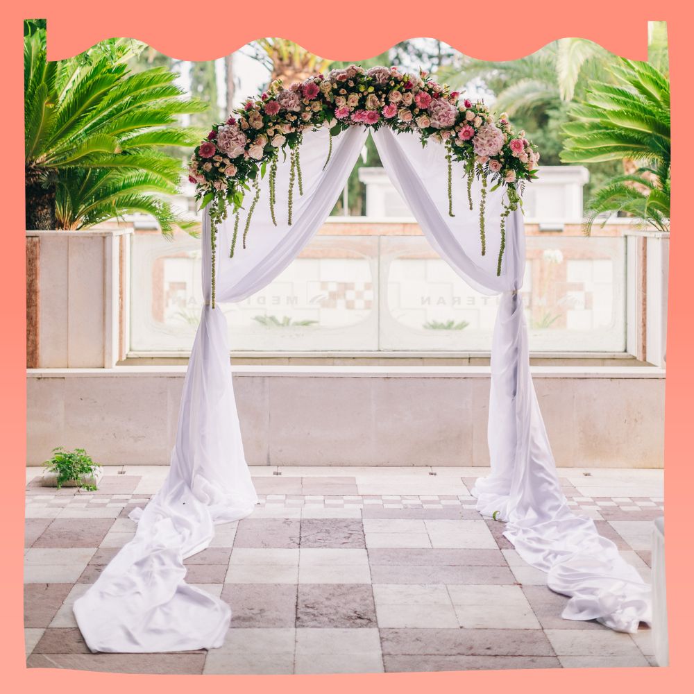 decoração de casamento simples altar branco com flores