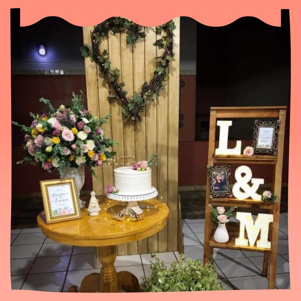 decoração de casamento simples com letras