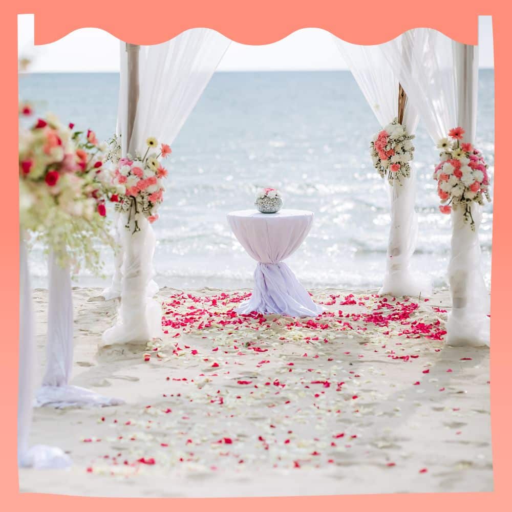 decoração na praia para casamento simples