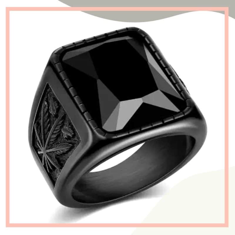 anel masculino preto com pedra brilhante