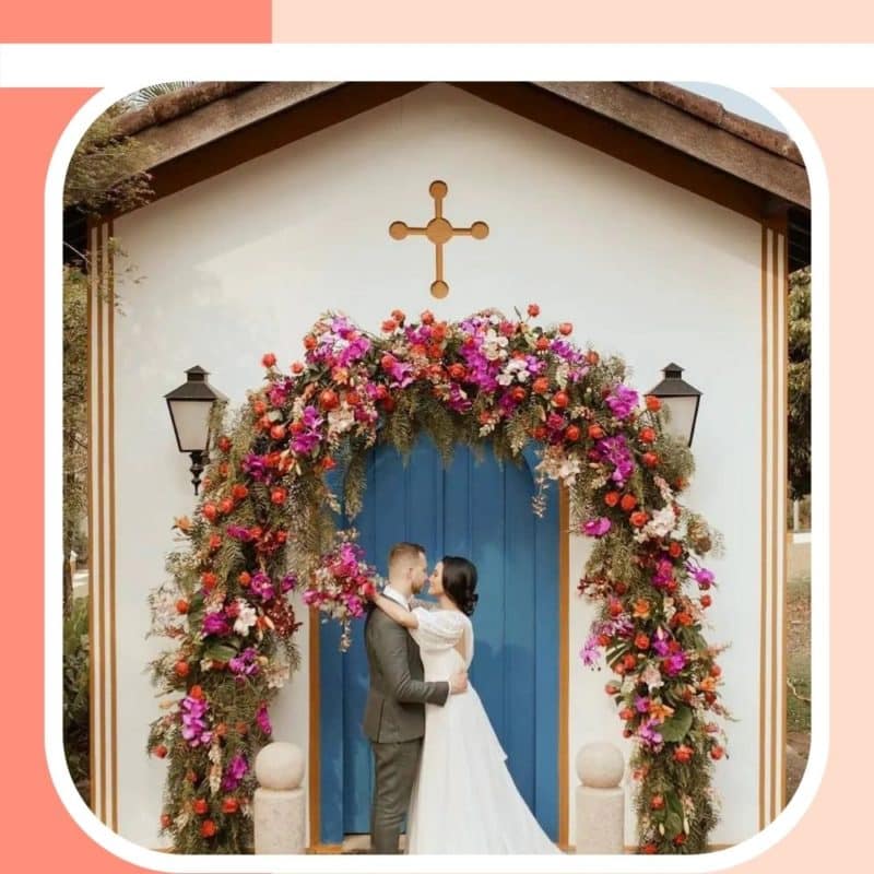 decoração de igreja para casamento arco rosa