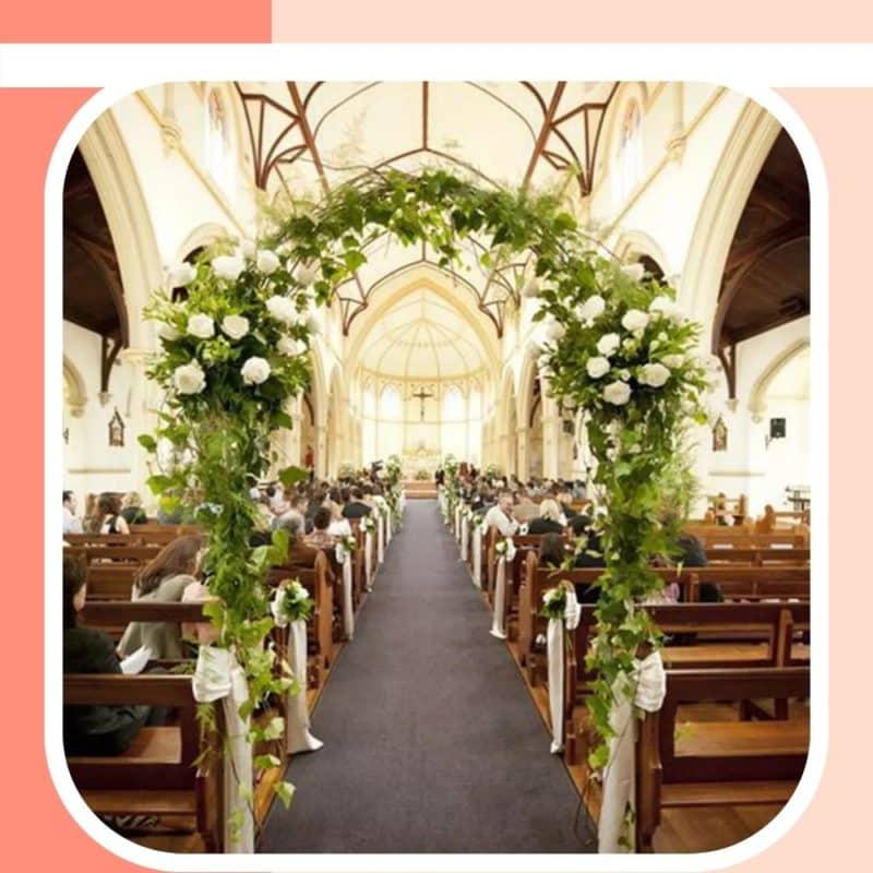 decoração de igreja para casamento arco verde
