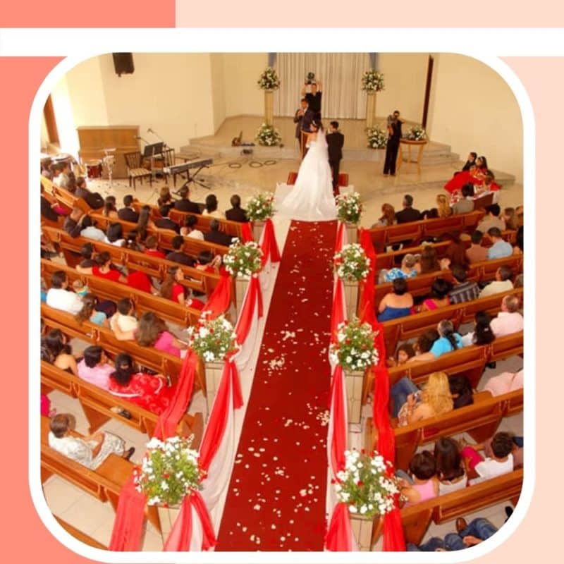 decoração de igreja para casamento vermelho