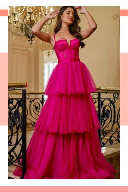 vestido de noiva com camadas rosa pink