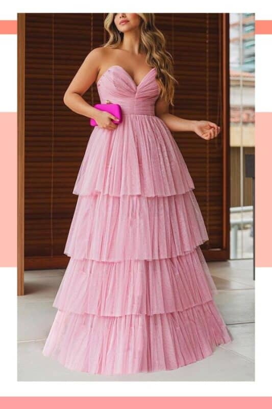 vestido de noiva rosa claro com camadas