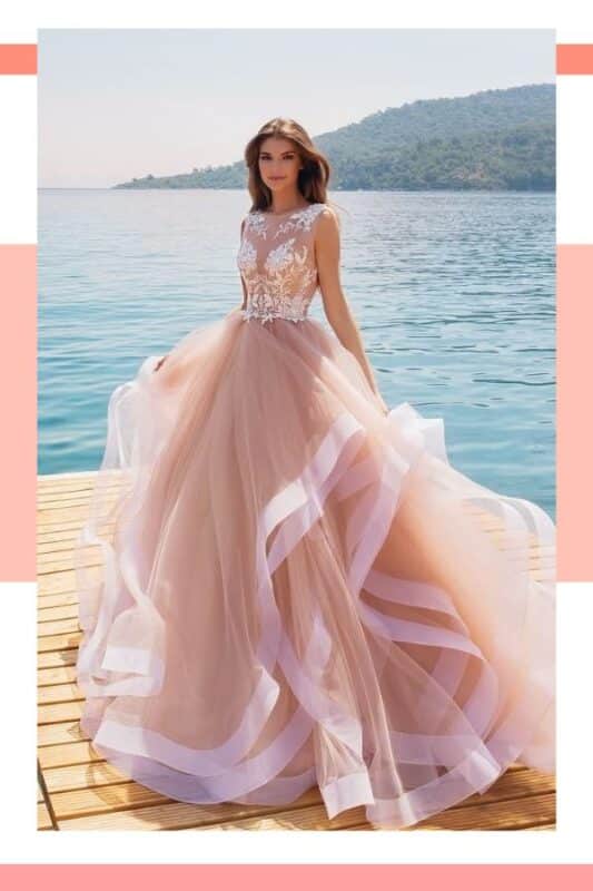 vestido de noiva rosa claro com tule