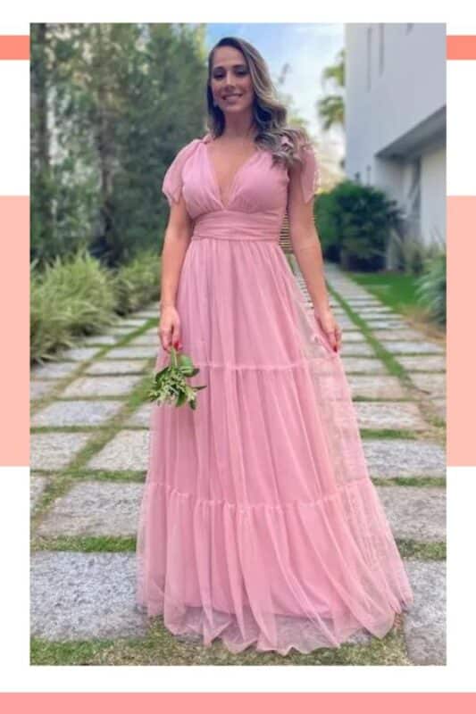 vestido de noiva rosa claro com tule e mangas pequenas