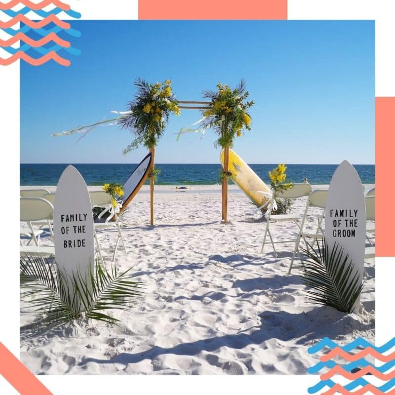 decoração de casamento na praia com prancha