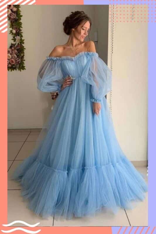 vestido de noiva azul claro com tule e mangas