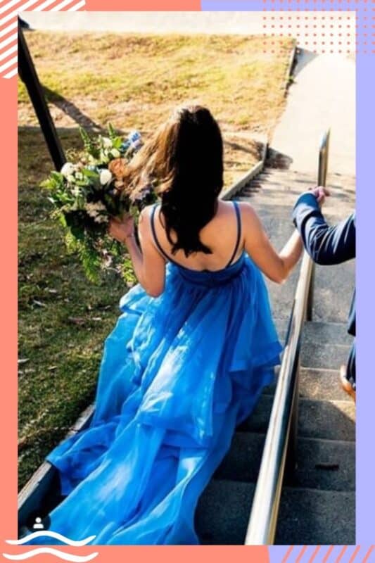 vestido de noiva azul royal leve e longo