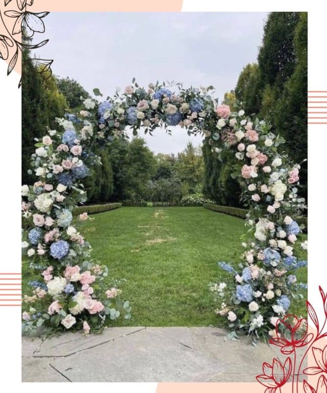 arco de flores para casamento azul e branco