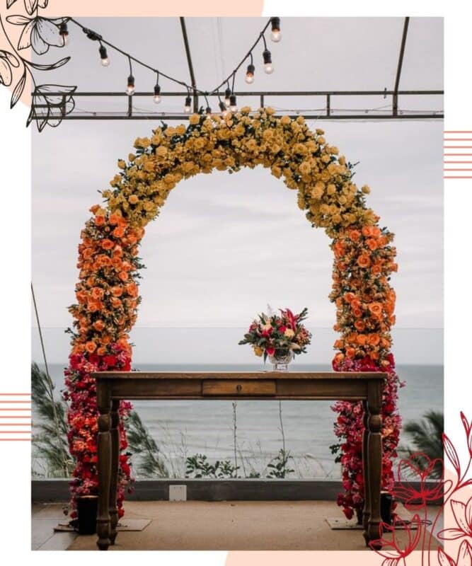 arco de flores para casamento cores quentes