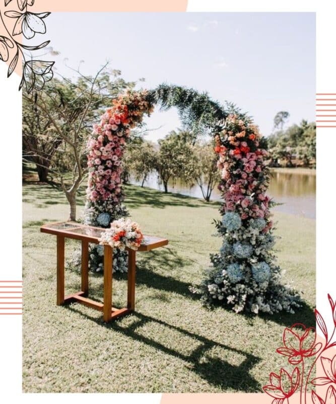 arco de flores para casamento perto do rio