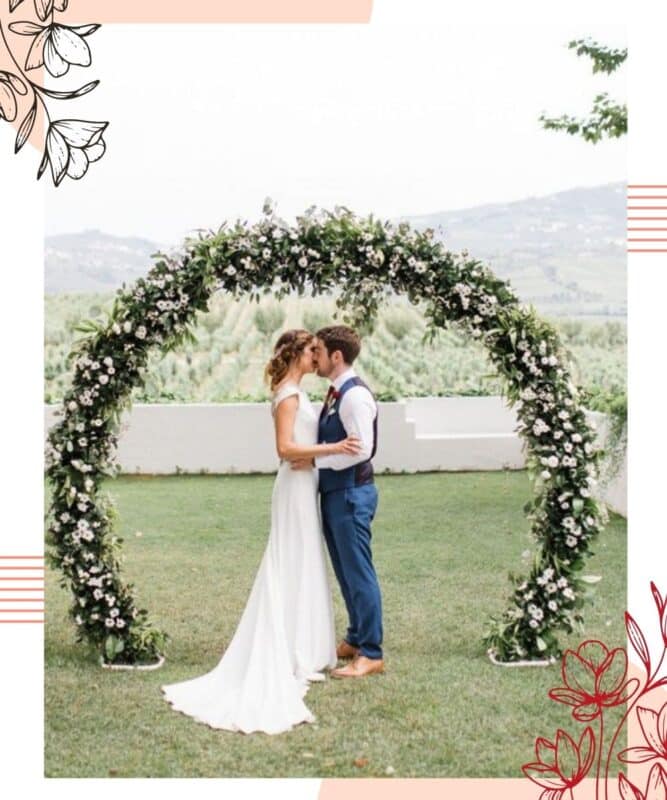 arco de flores para casamento redondo branco e verde
