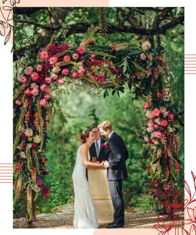 arco de flores rustico para casamento ao ar livre