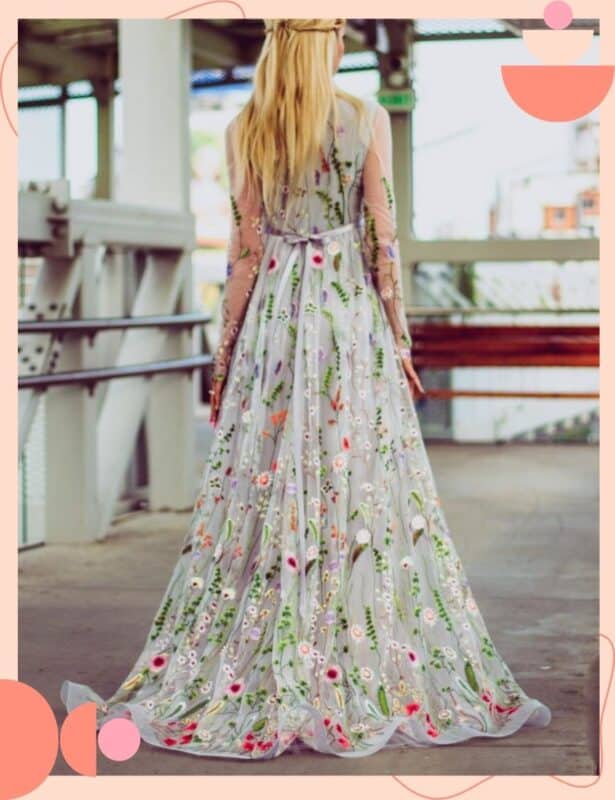 vestido de noiva colorido verde claro com flores
