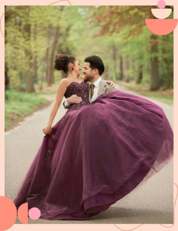vestido de noiva roxo escuro