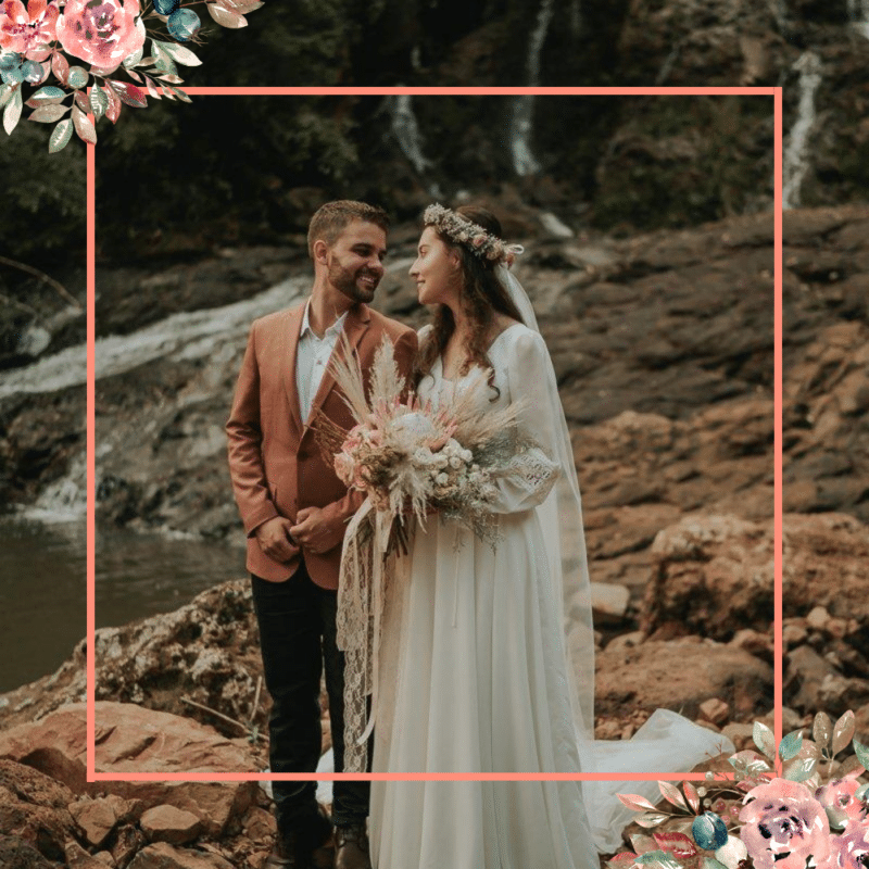 noiva com flores em casamento na cachoeira