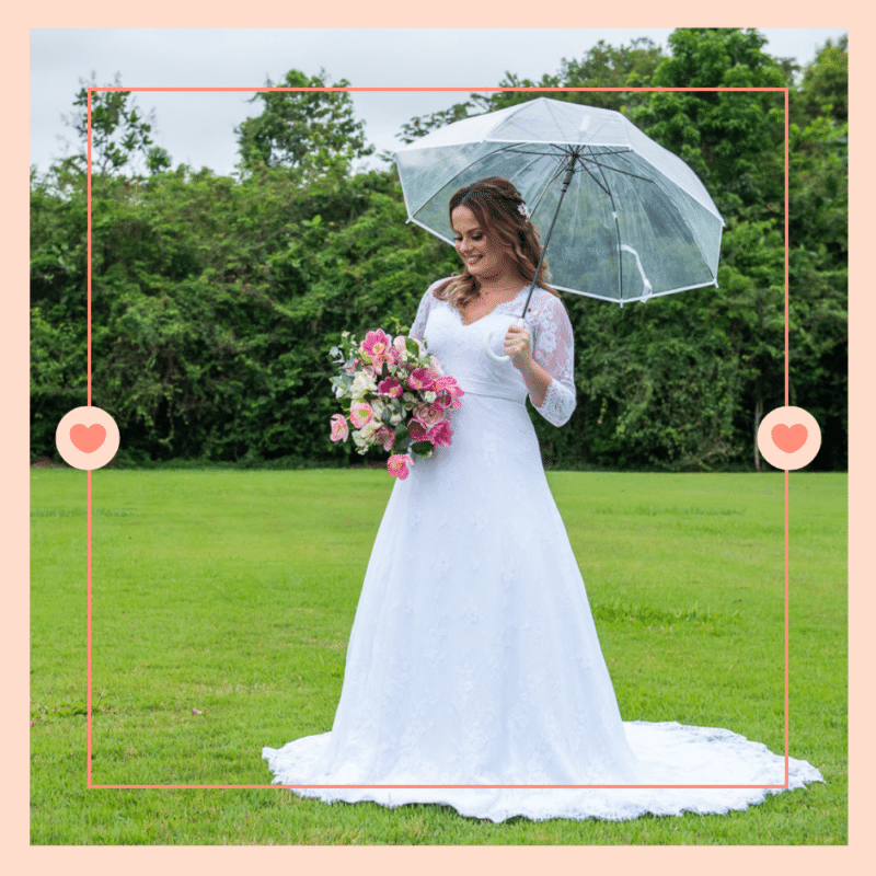 entrada da noiva com guarda chuva