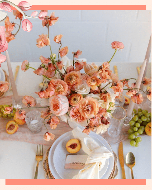 mesa com rosas peach fuzz