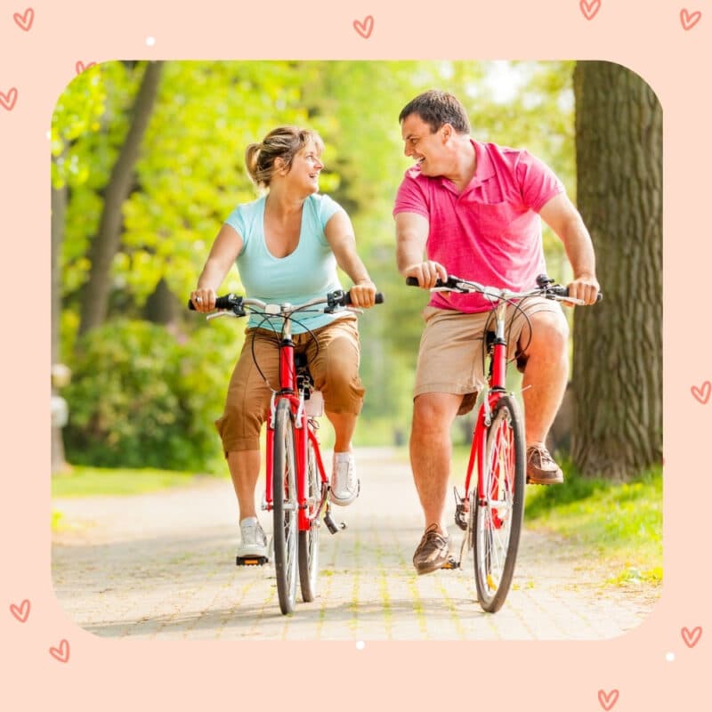 beneficios de fazer atividades de casal bicicleta